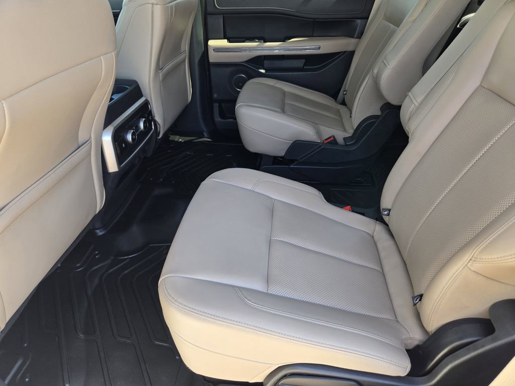 Used 2022 Ford Expedition XLT AWD/4WD image 27