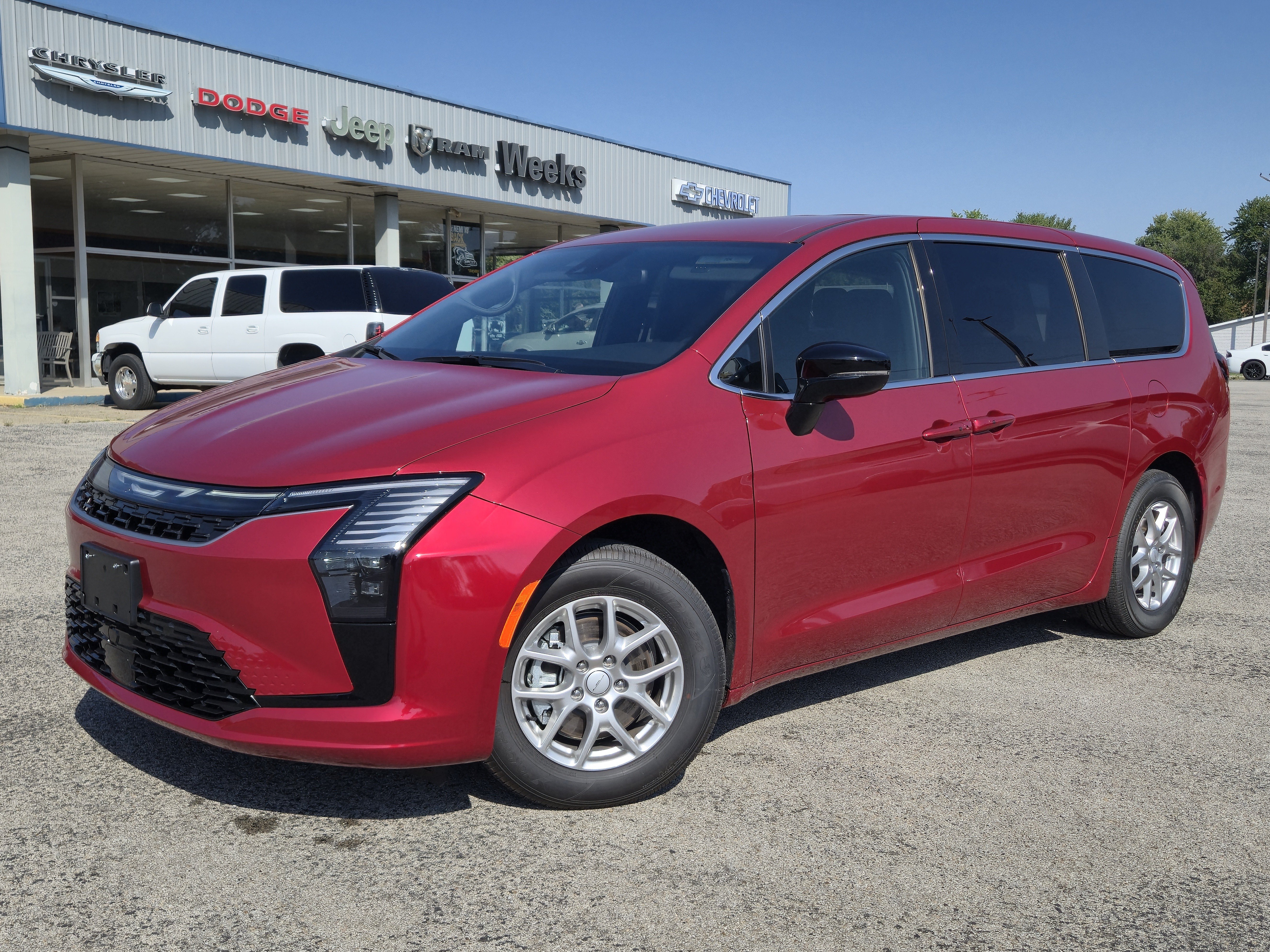 New 2027 Chrysler Pacifica Select FWD image 1