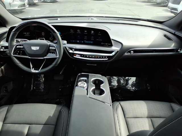 Used 2026 Cadillac Lyriq Luxury AWD/4WD image 18