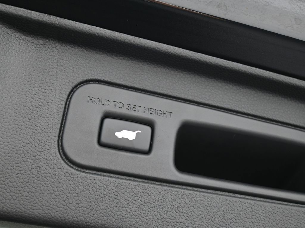 Used 2025 Honda Pilot EX-L image 39