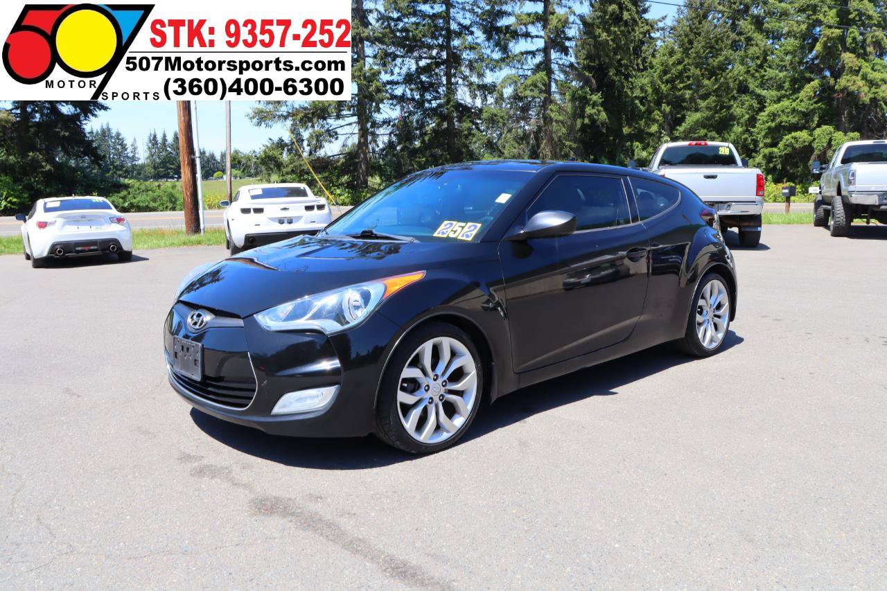 Used 2013 Hyundai Veloster w/ Style Pkg FWD image 2