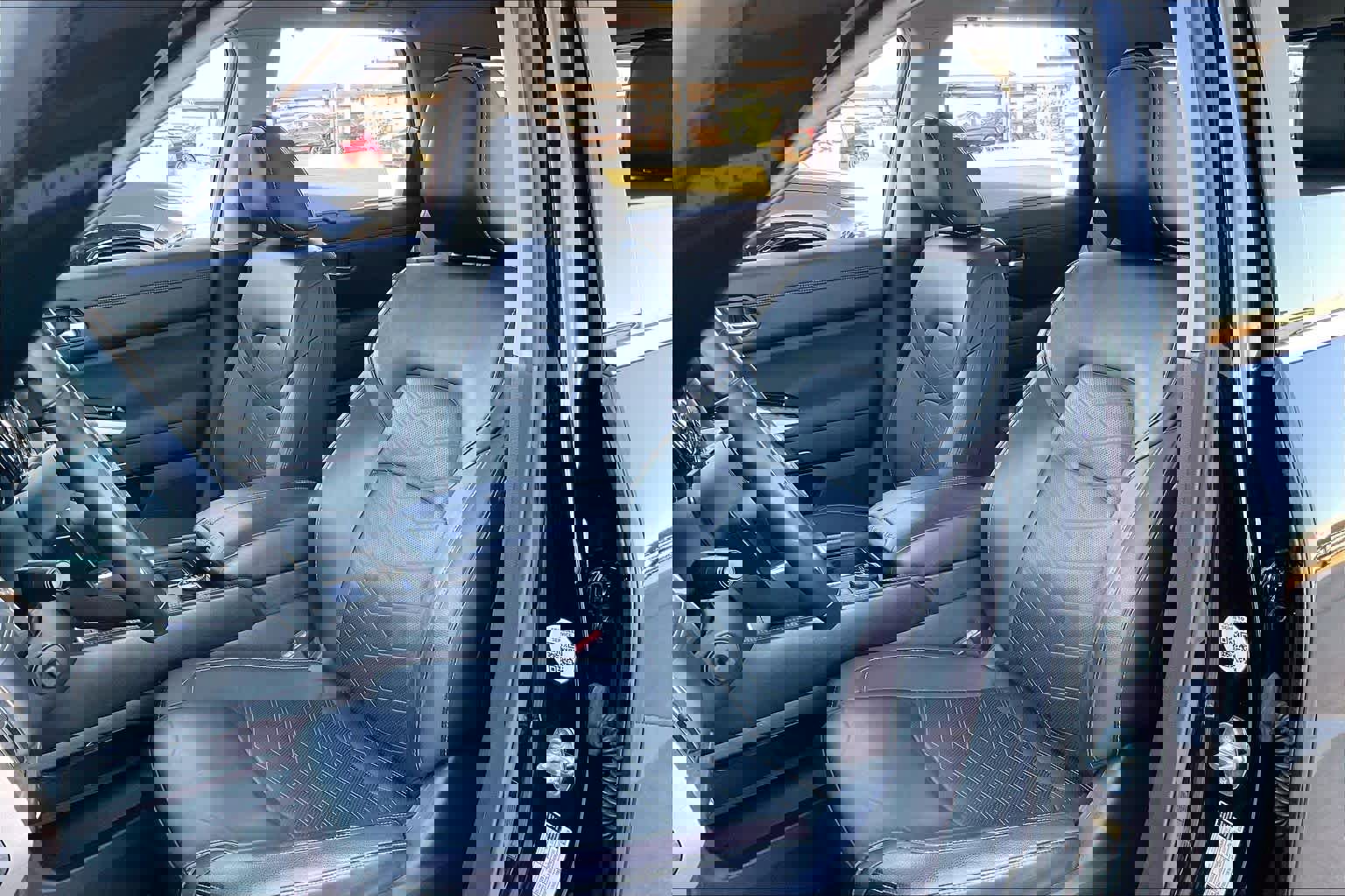 Used 2024 Nissan Pathfinder Platinum image 9