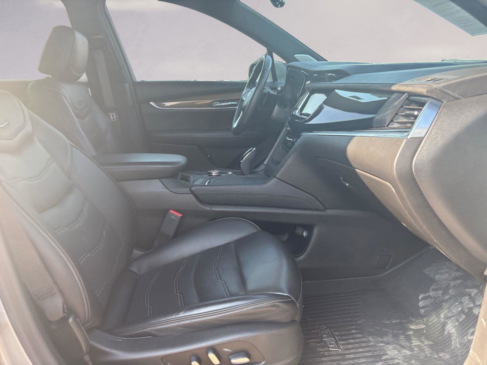 Certified 2023 Cadillac XT6 Premium Luxury w/ Platinum Package image 15