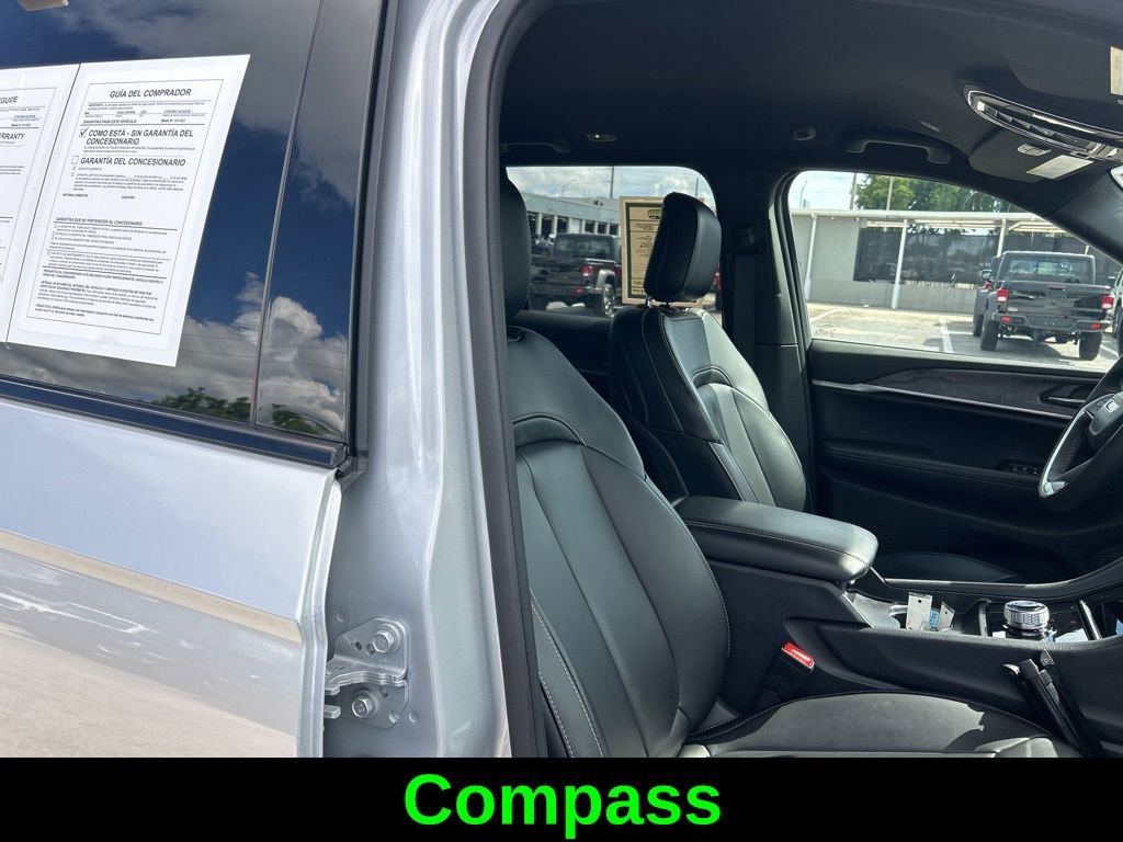 Certified 2025 Jeep Grand Cherokee Limited w/ Black Appearance Package image 24