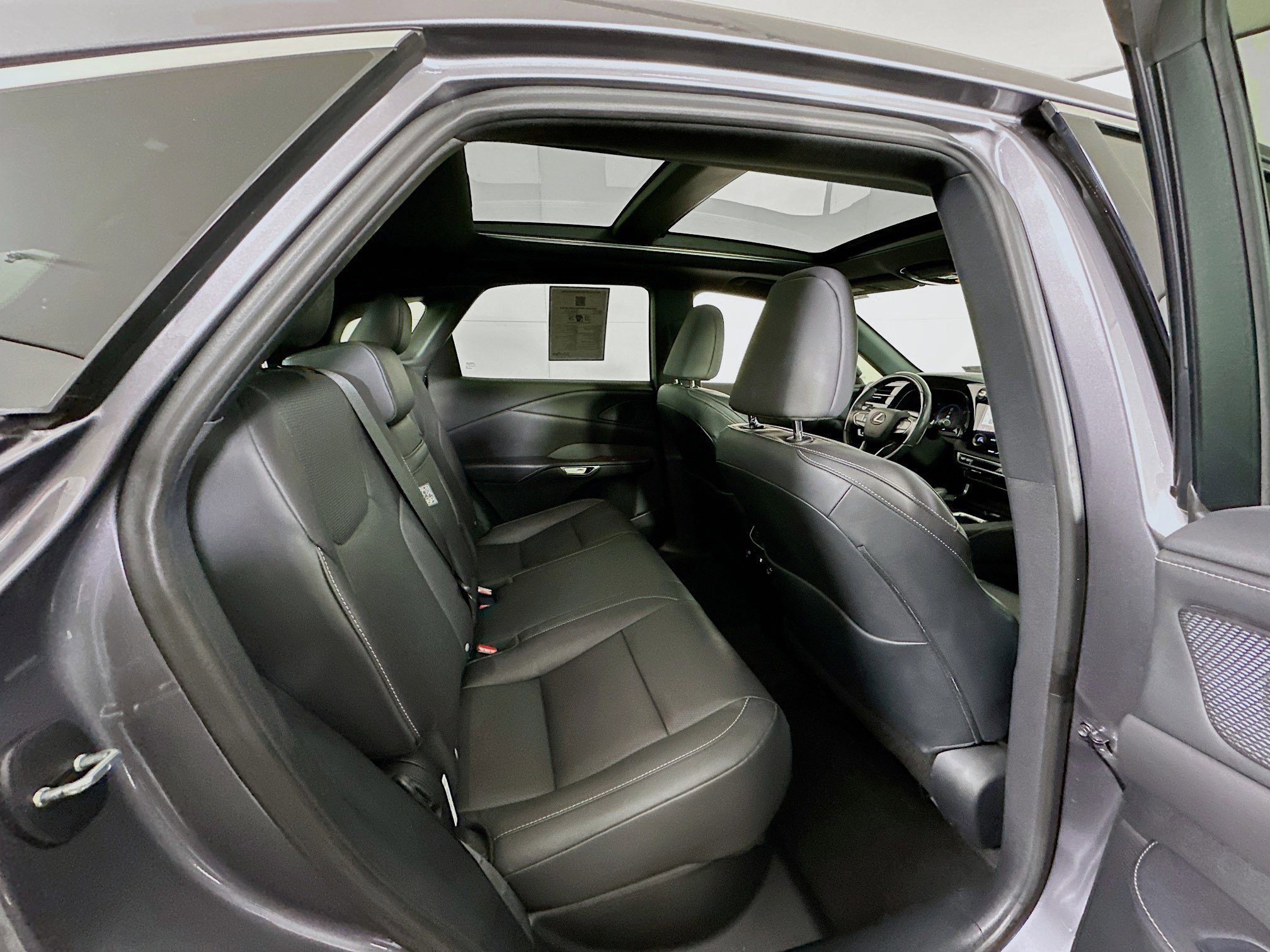 Used 2023 Lexus RX 350 Premium Plus w/ Cold Area Package image 31