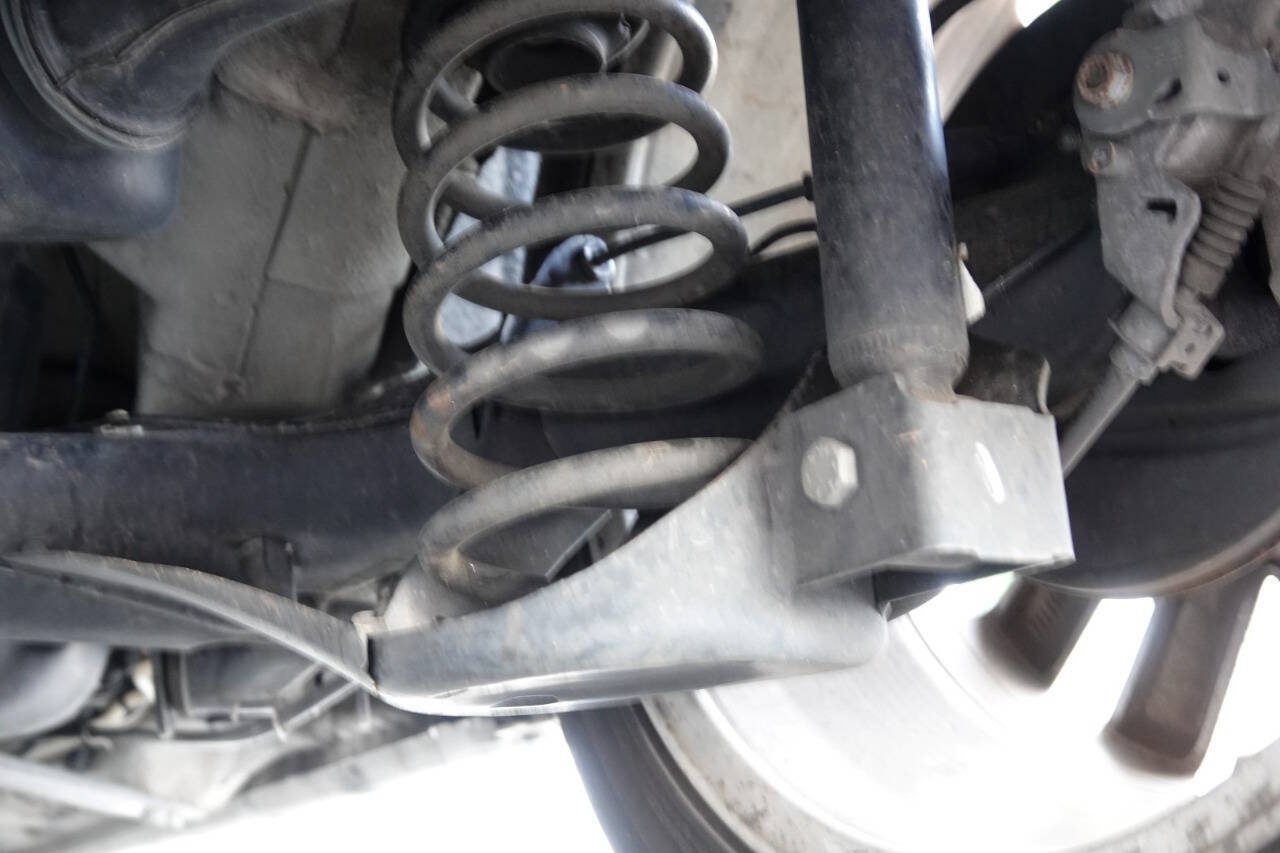 Used 2008 Volkswagen Beetle SE FWD image 96
