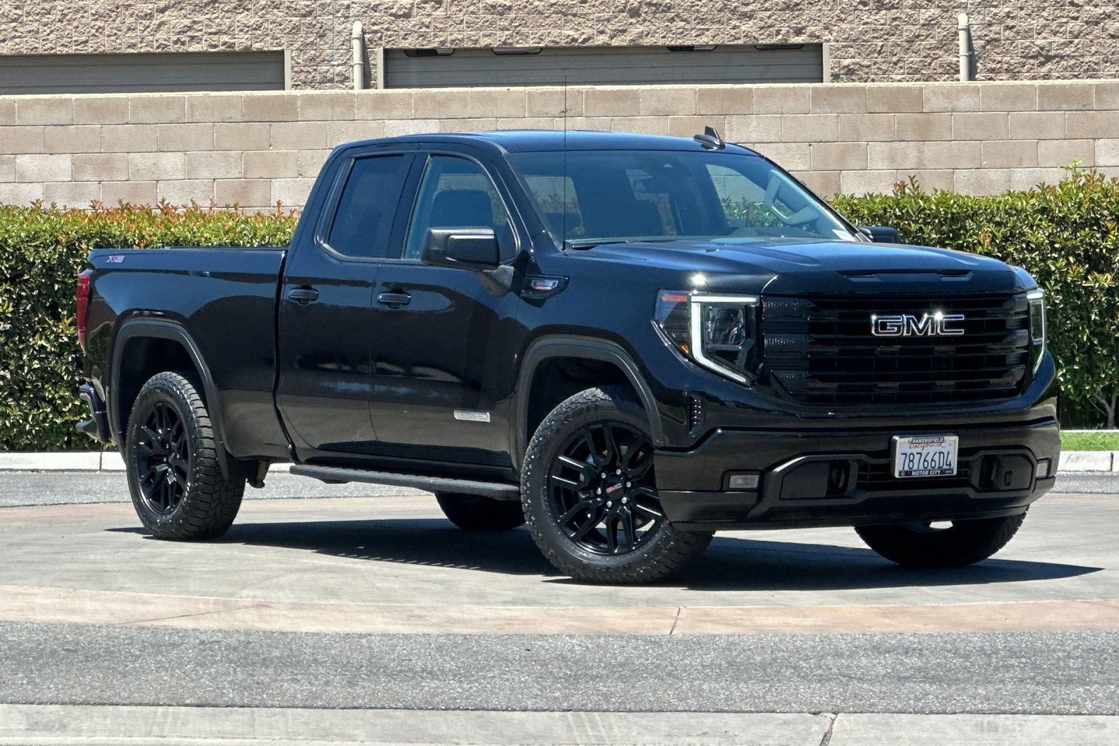 Certified 2023 GMC Sierra 1500 Elevation w/ X31 Off-Road Package AWD/4WD image 2