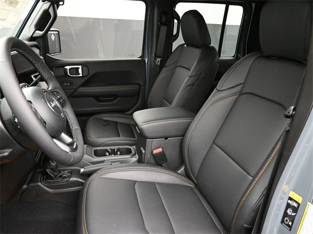 New 2025 Jeep Gladiator Sport w/ Premium Package image 13