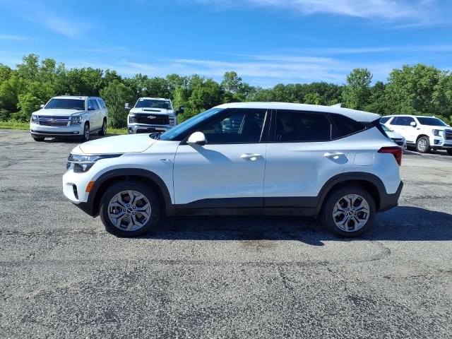 Used 2024 Kia Seltos LX AWD/4WD image 9