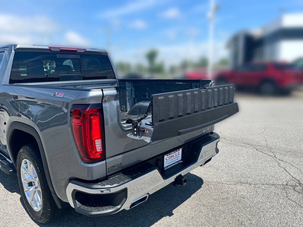 Used 2019 GMC Sierra 1500 SLT w/ SLT Premium Package AWD/4WD image 9