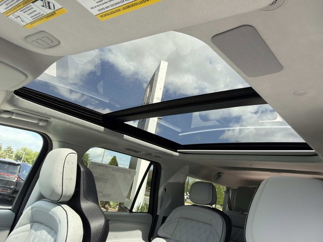 New 2026 Lincoln Navigator L Black Label AWD/4WD image 31