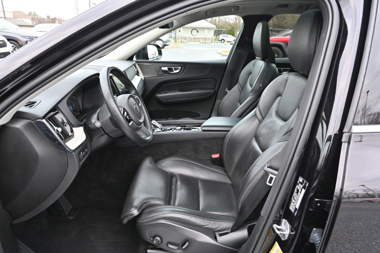 Used 2021 Volvo XC60 T8 Inscription Expression image 16