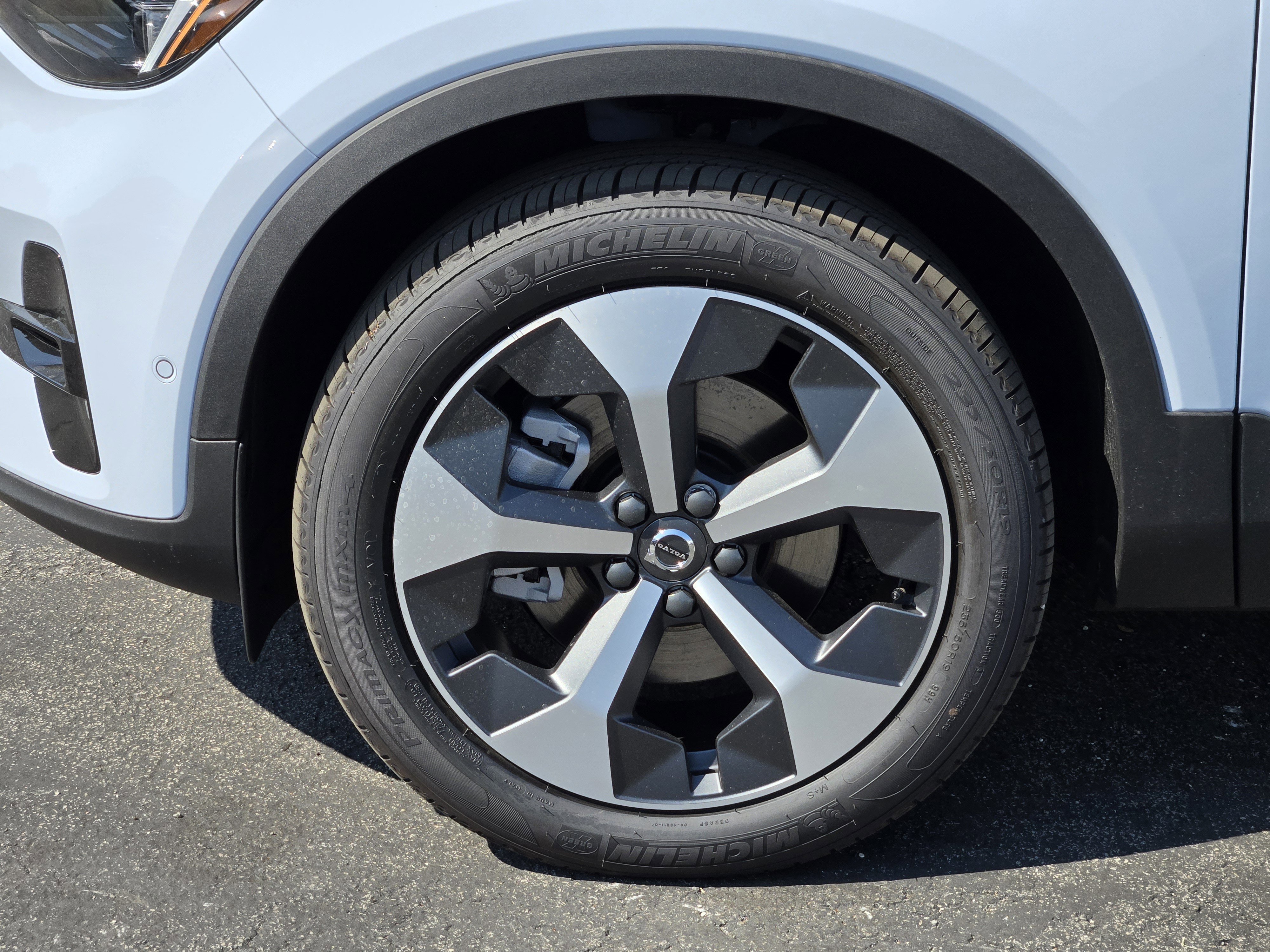 New 2026 Volvo XC40 B5 Plus w/ Protection Package Premier image 12