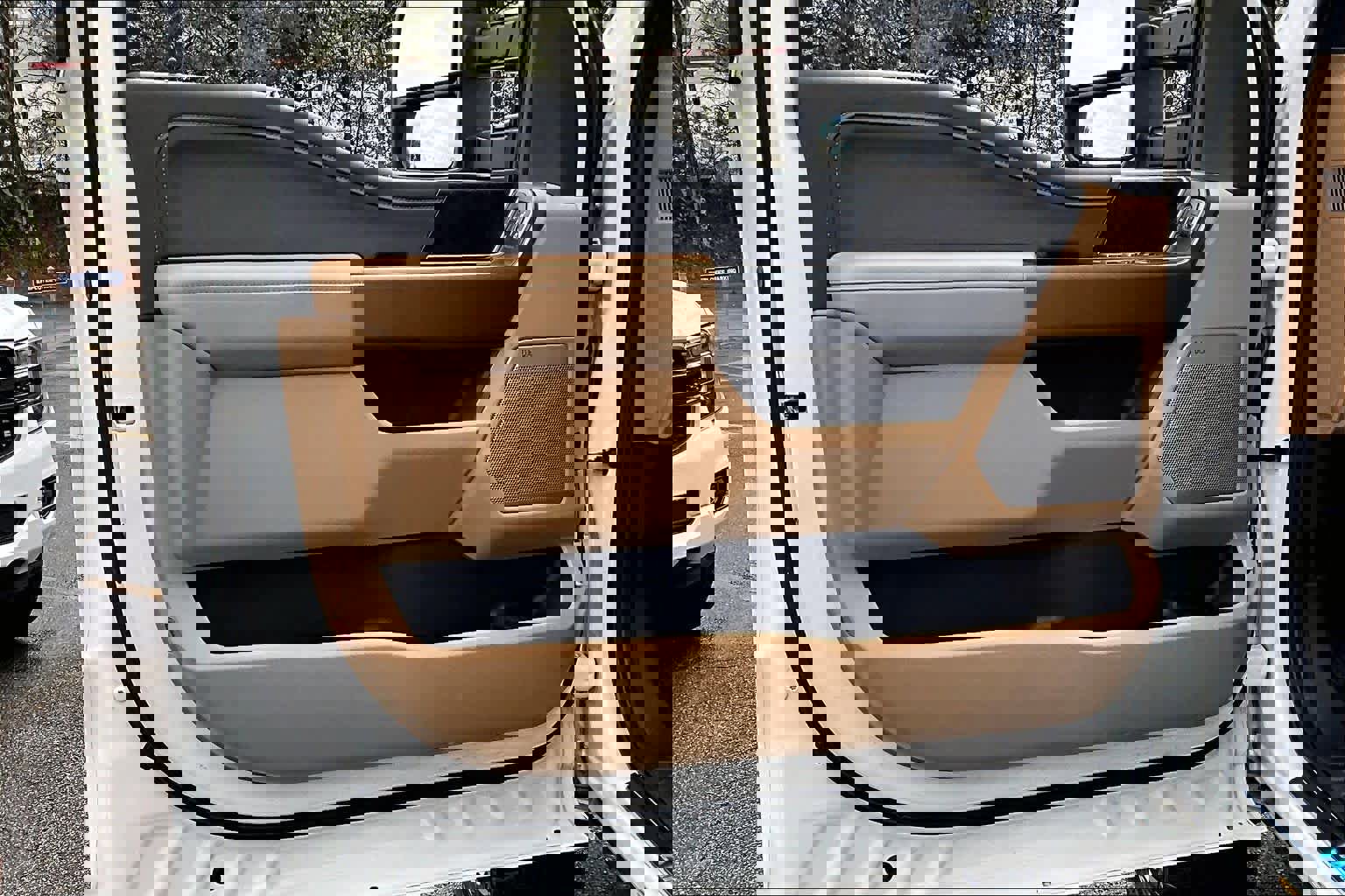 Used 2024 Ford F450 Lariat w/ Lariat Ultimate Package image 22