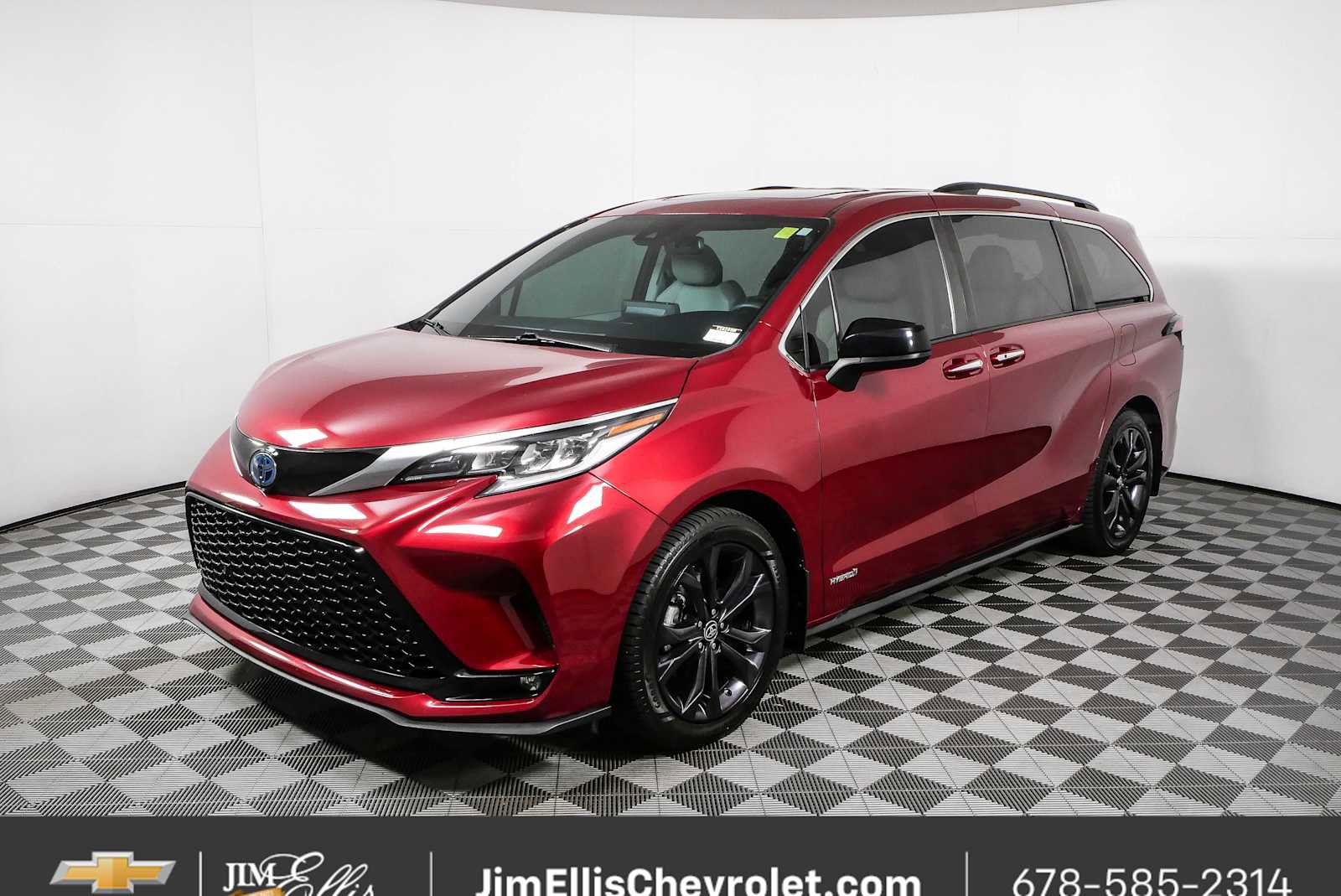 Used 2021 Toyota Sienna XSE w/ XSE Plus Package FWD image 26