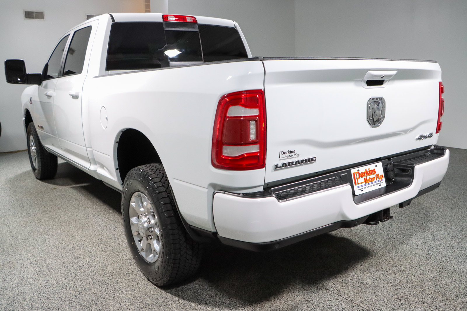 Used 2024 RAM 2500 Laramie AWD/4WD image 9