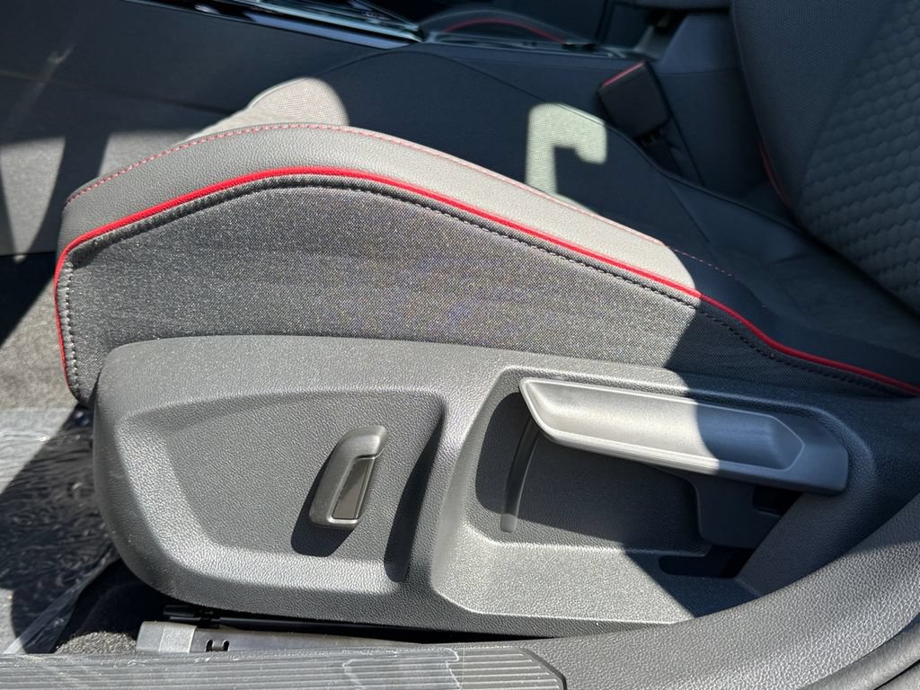 New 2026 Volkswagen GTI SE FWD image 10