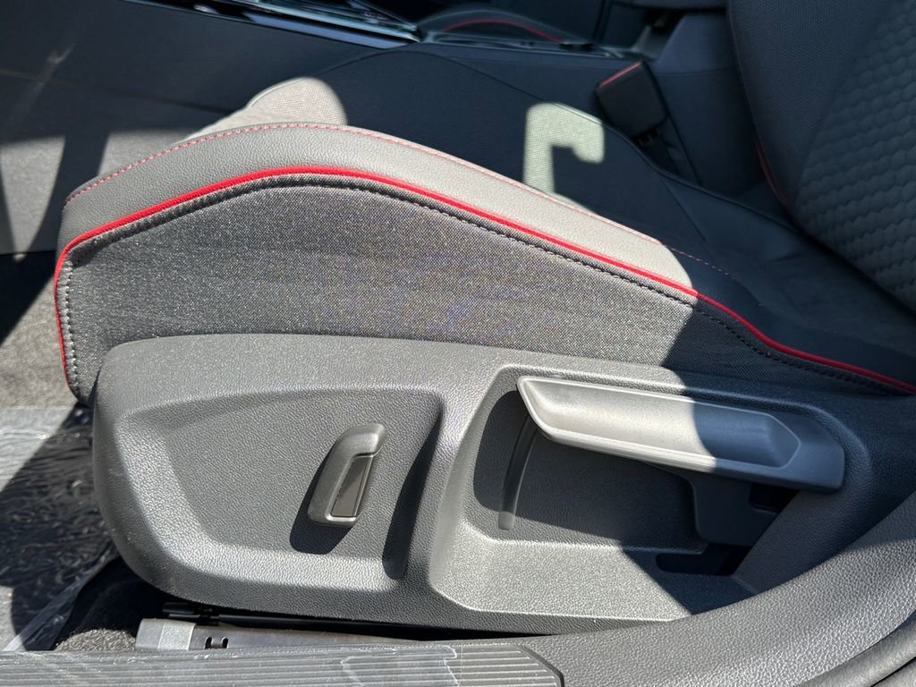 New 2026 Volkswagen GTI SE FWD image 10