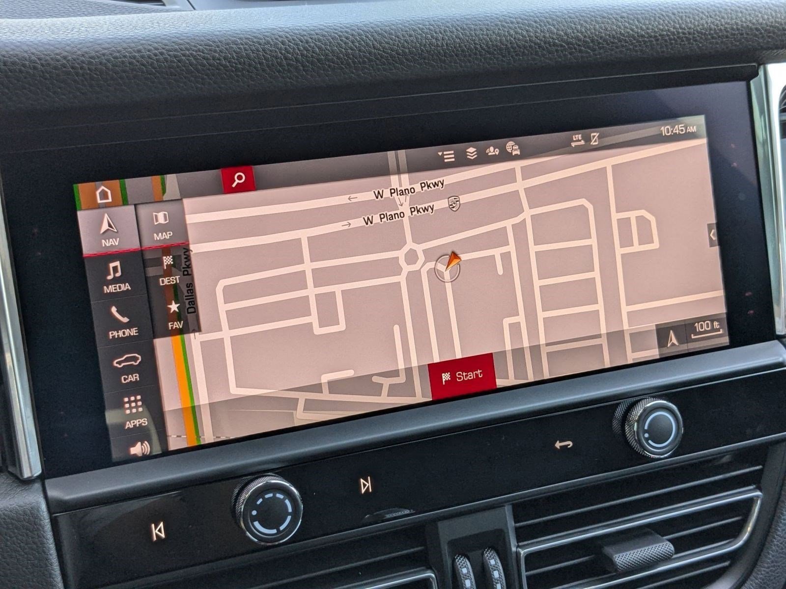 Certified 2025 Porsche Macan image 18