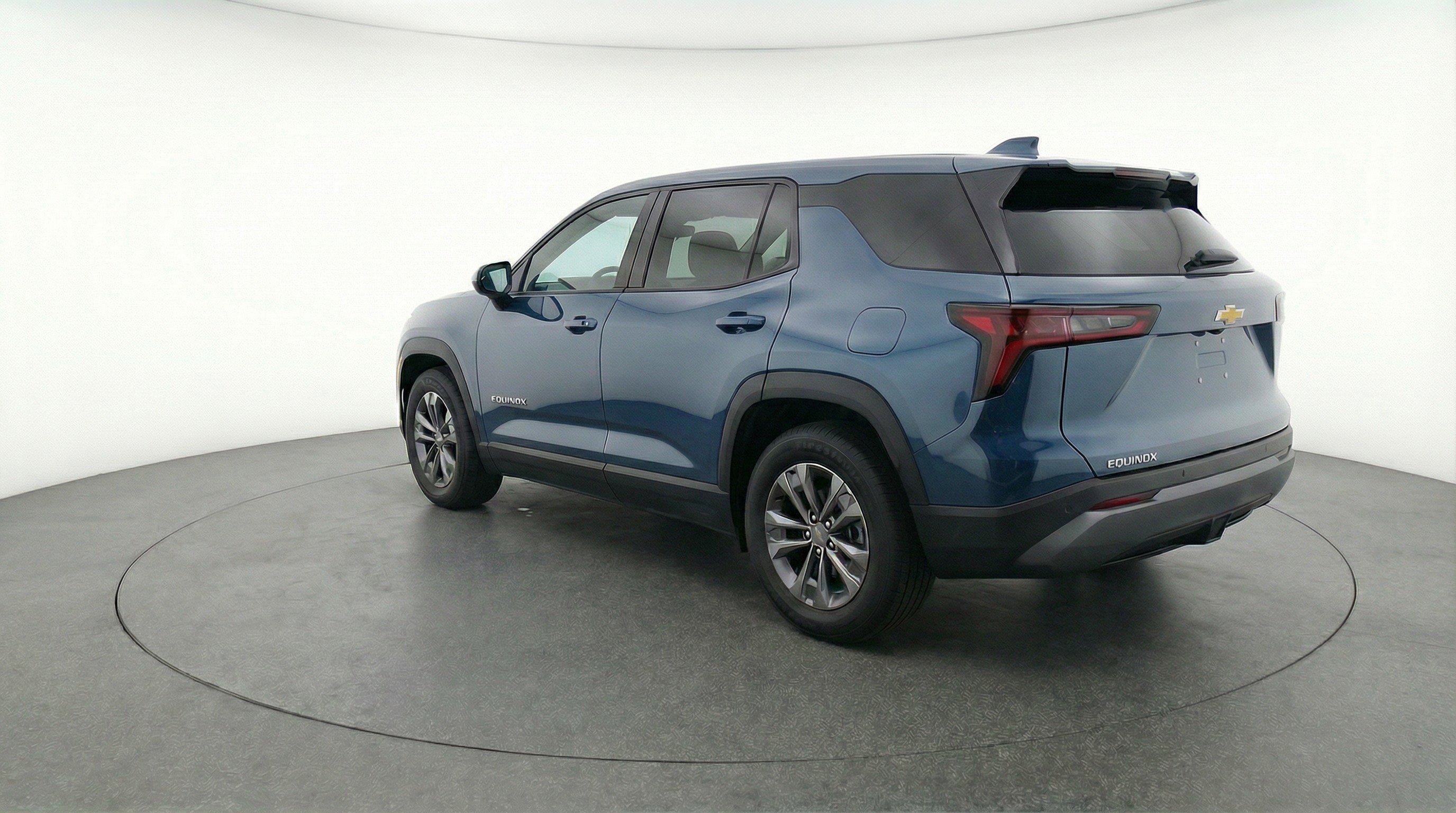 Used 2025 Chevrolet Equinox LT FWD image 6