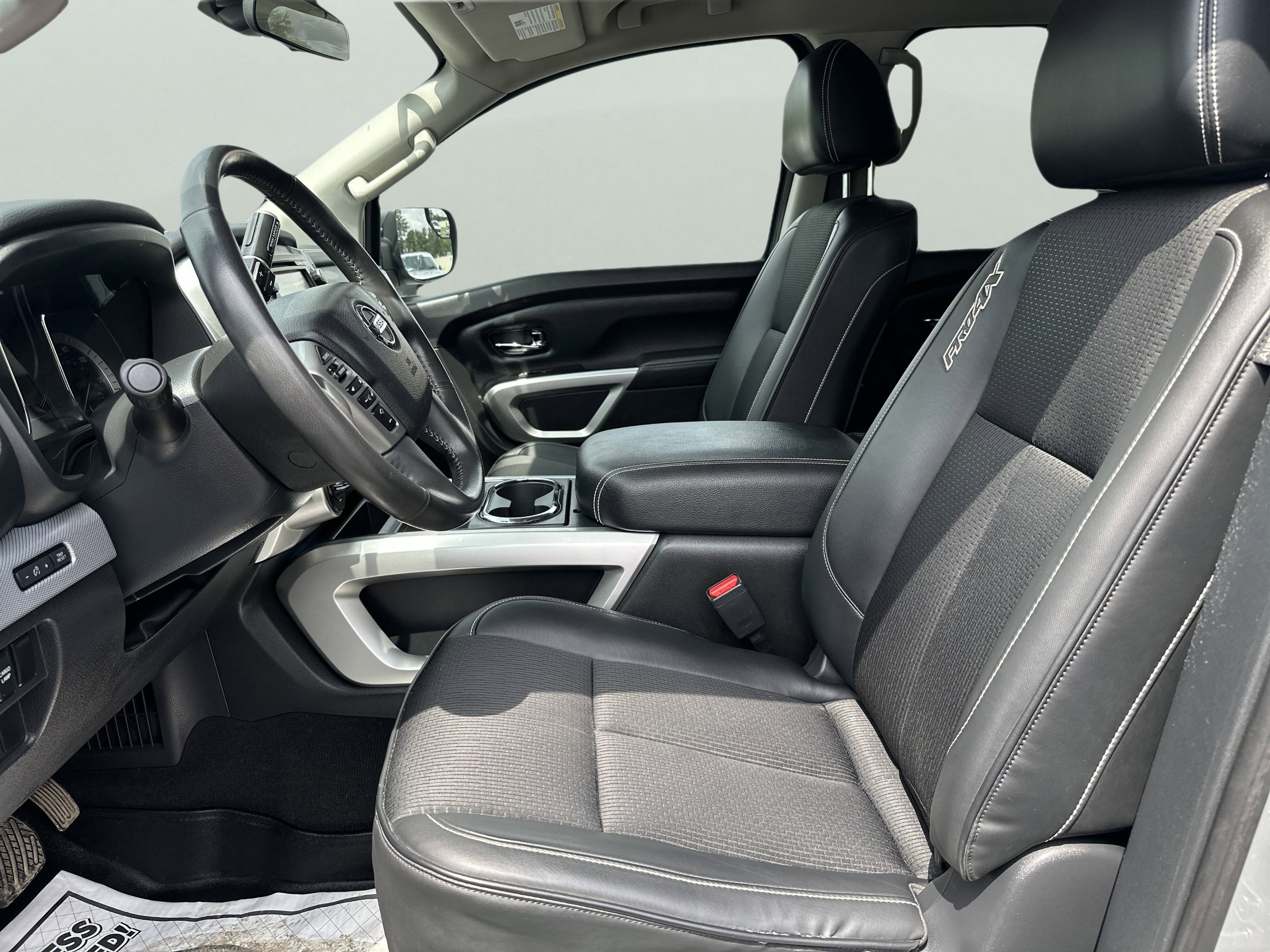 Used 2017 Nissan Titan PRO-4X image 27