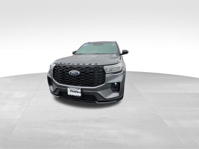 Used 2025 Ford Explorer ST-Line image 3