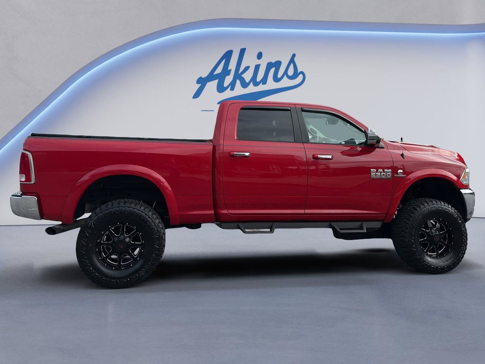 Used 2017 RAM 2500 Laramie AWD/4WD image 3