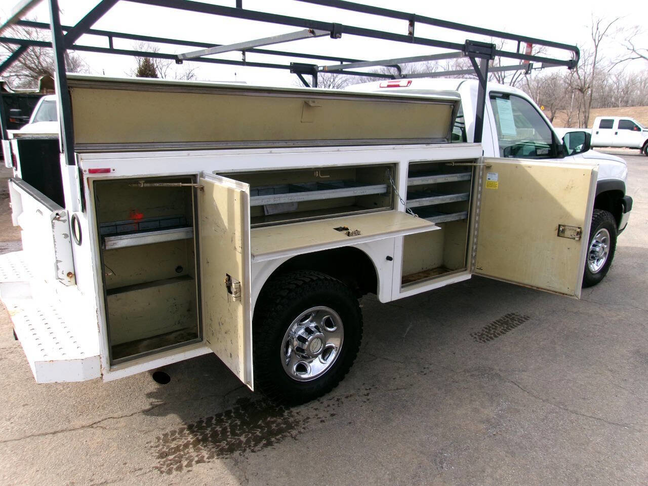 Used 2006 Chevrolet Silverado 2500 W/T w/ Skid Plate Package image 6