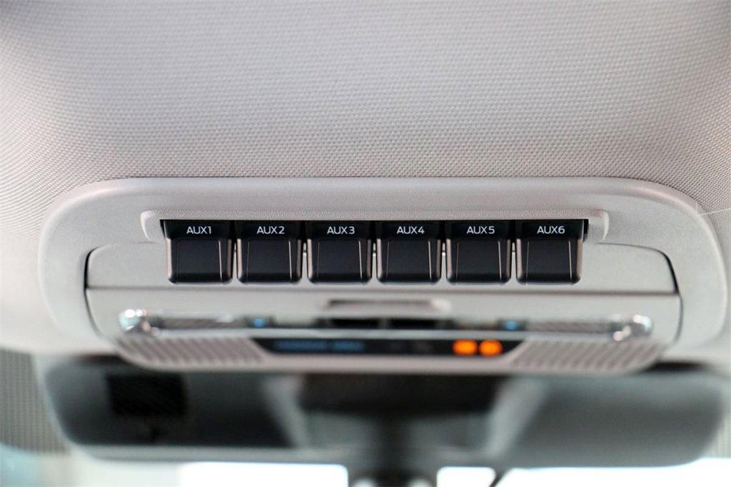 New 2026 Ford F250 Lariat w/ Black Appearance Package image 32