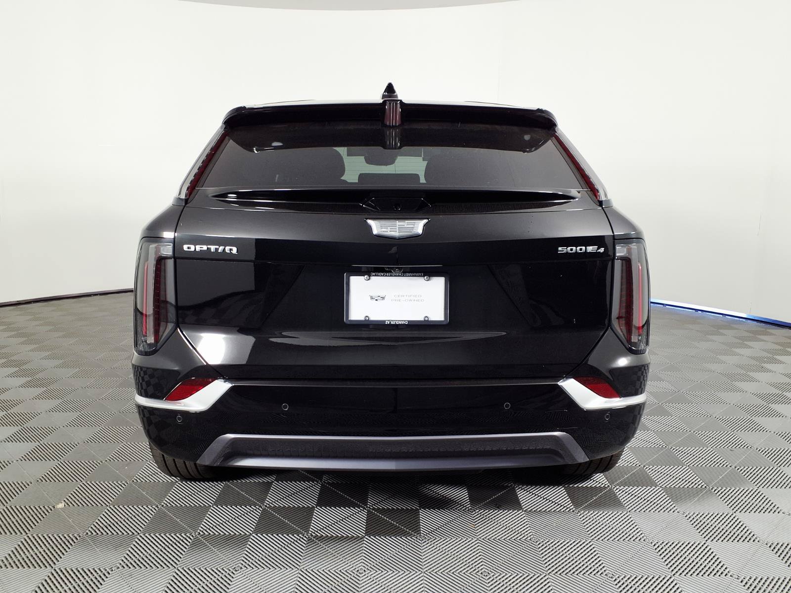 Certified 2025 Cadillac Optiq Luxury 2 w/ LPO, Floor Liner Package AWD/4WD image 5