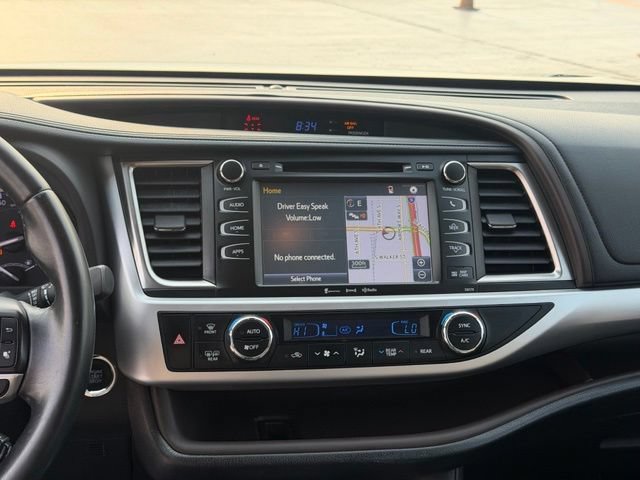 Used 2018 Toyota Highlander XLE AWD/4WD image 15