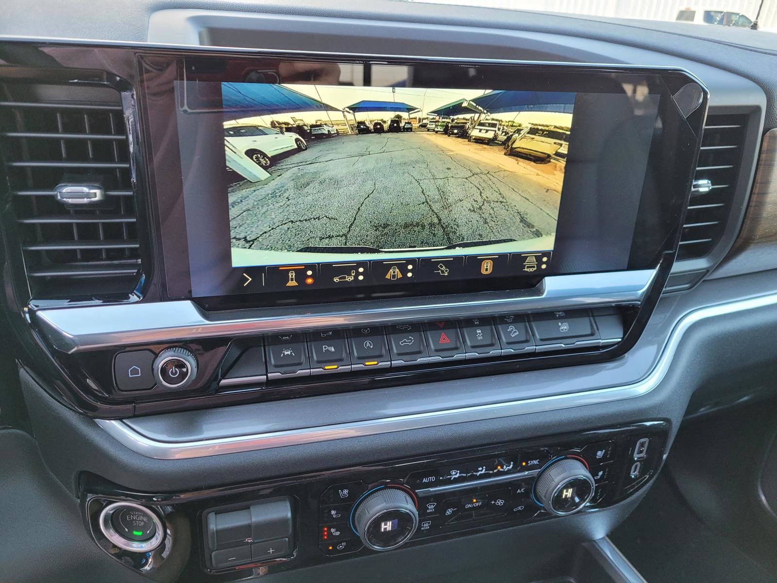 New 2026 Chevrolet Silverado 1500 High Country w/ Technology Package AWD/4WD image 15