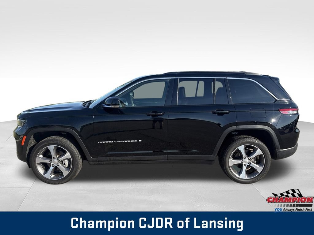 Used 2024 Jeep Grand Cherokee Limited AWD/4WD image 4