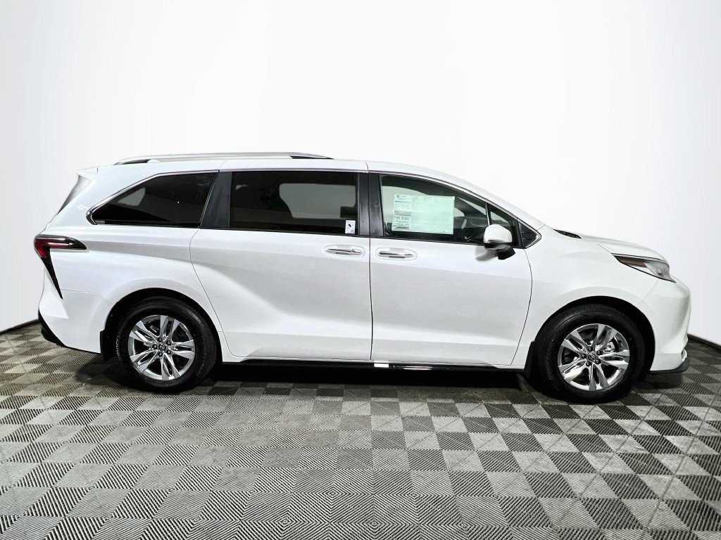 New 2026 Toyota Sienna Limited AWD/4WD image 8