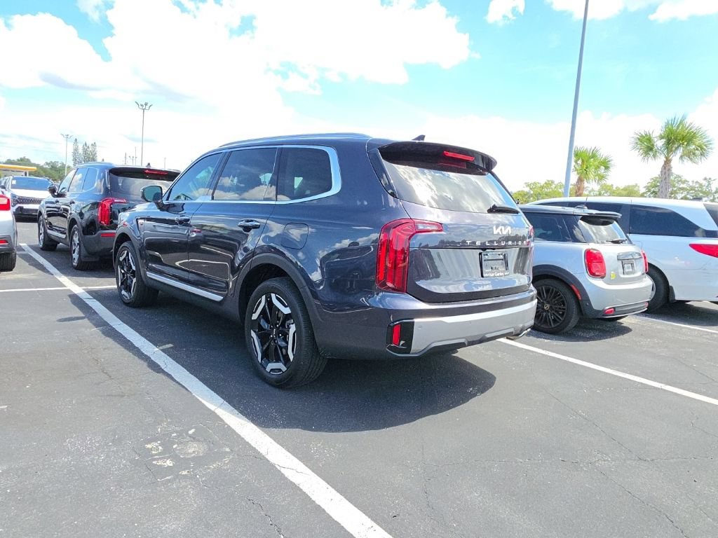 Certified 2025 Kia Telluride S FWD image 13