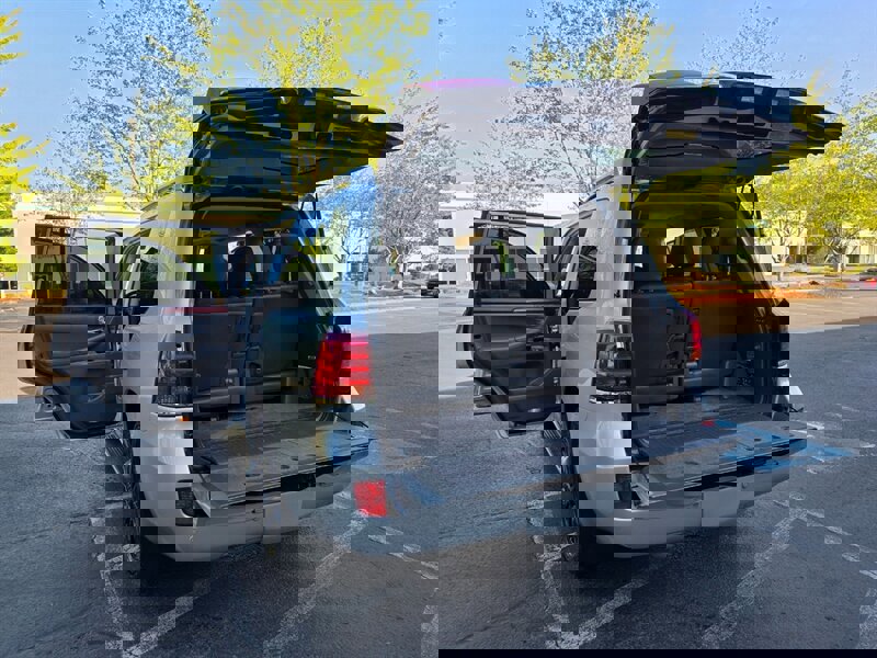 Used 2009 Lexus LX 570 4WD image 27