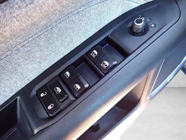 Used 2025 Jeep Compass Sport AWD/4WD image 13