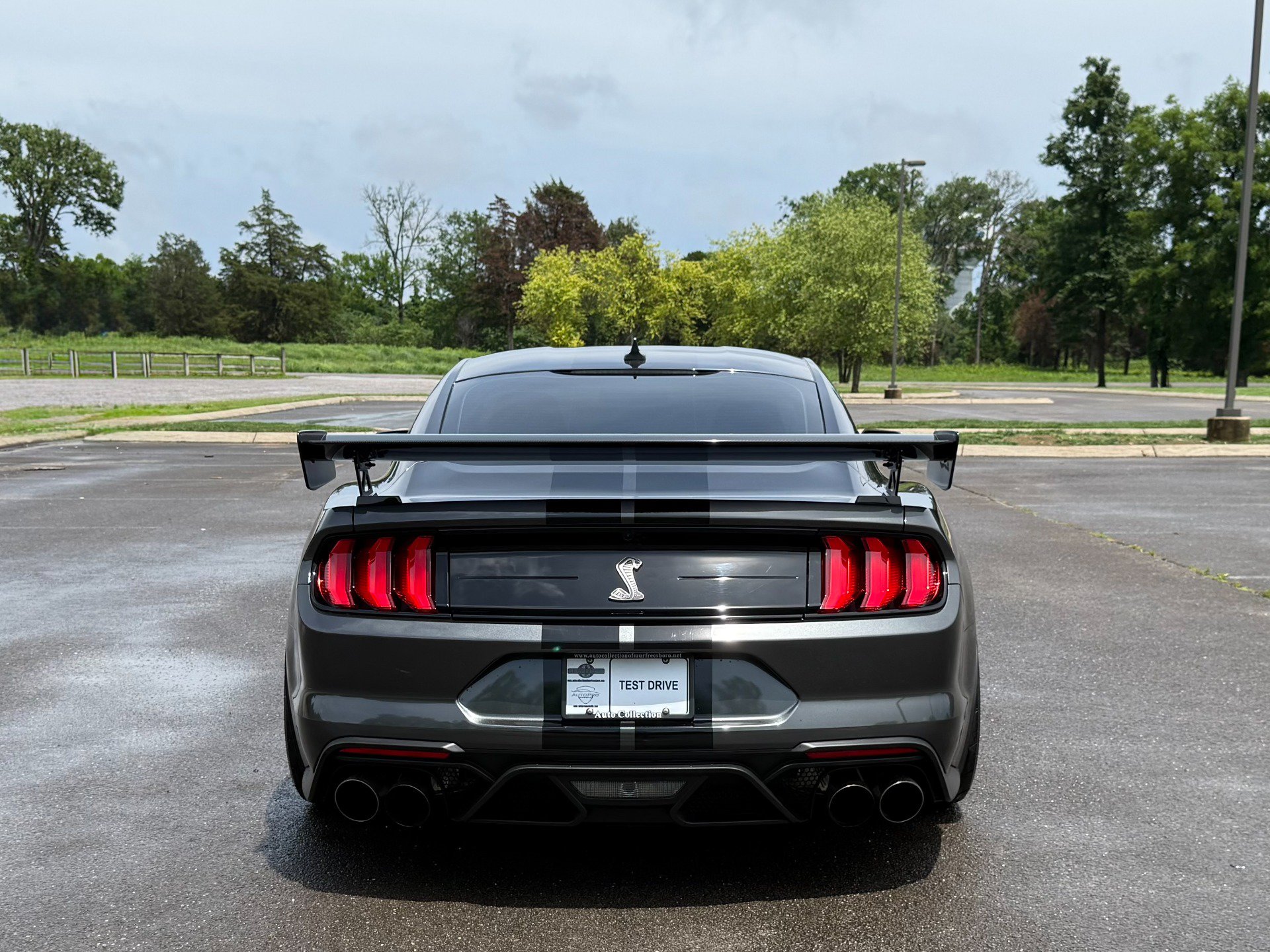 Used 2020 Ford Mustang Shelby GT500 w/ Carbon Fiber Track Pack RWD image 6