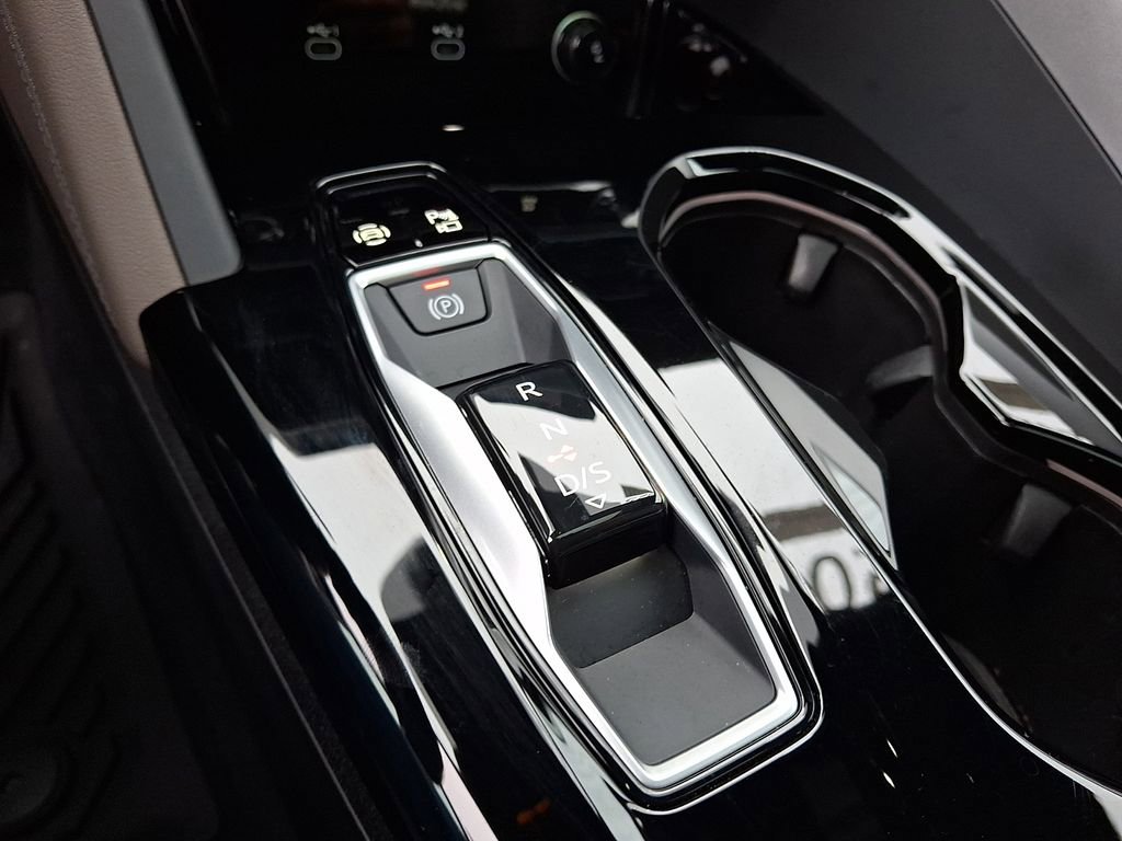 Certified 2025 Audi Q5 Premium w/ Convenience Package image 15