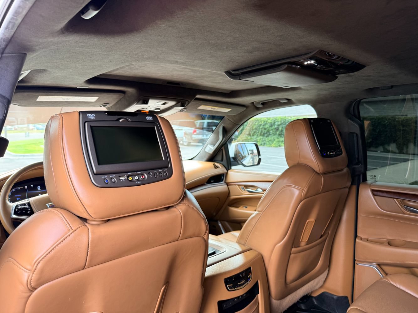 Used 2017 Cadillac Escalade Platinum AWD/4WD image 31