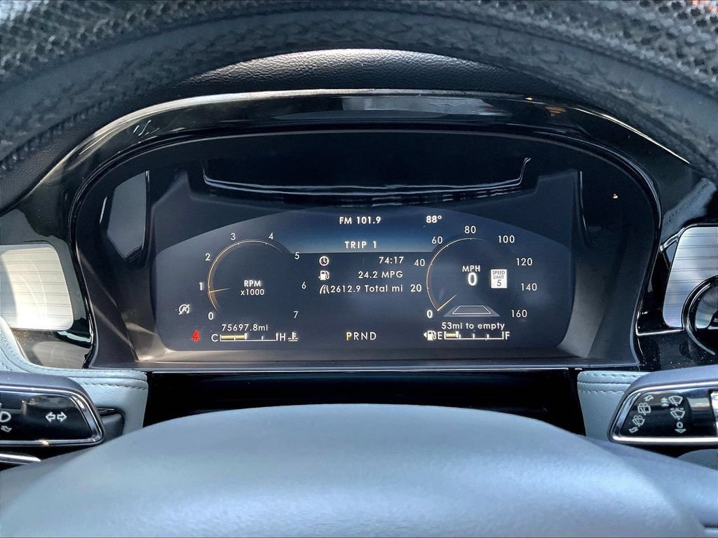 Used 2021 Lincoln Corsair Reserve FWD image 12