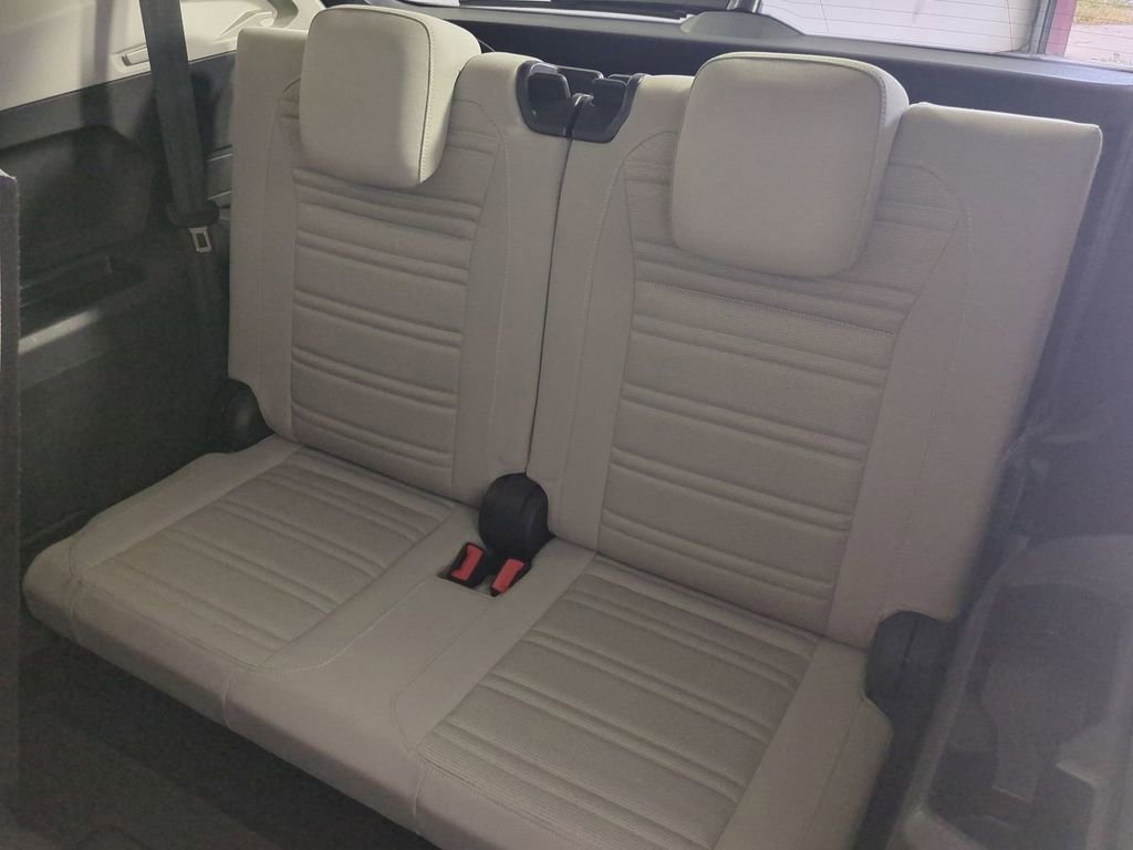 Used 2024 Volkswagen Tiguan S FWD image 15