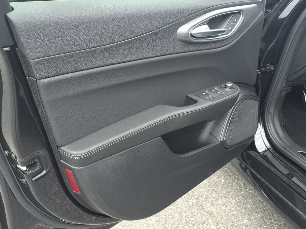 New 2025 Alfa Romeo Giulia w/ Driving Assist Package RWD image 4