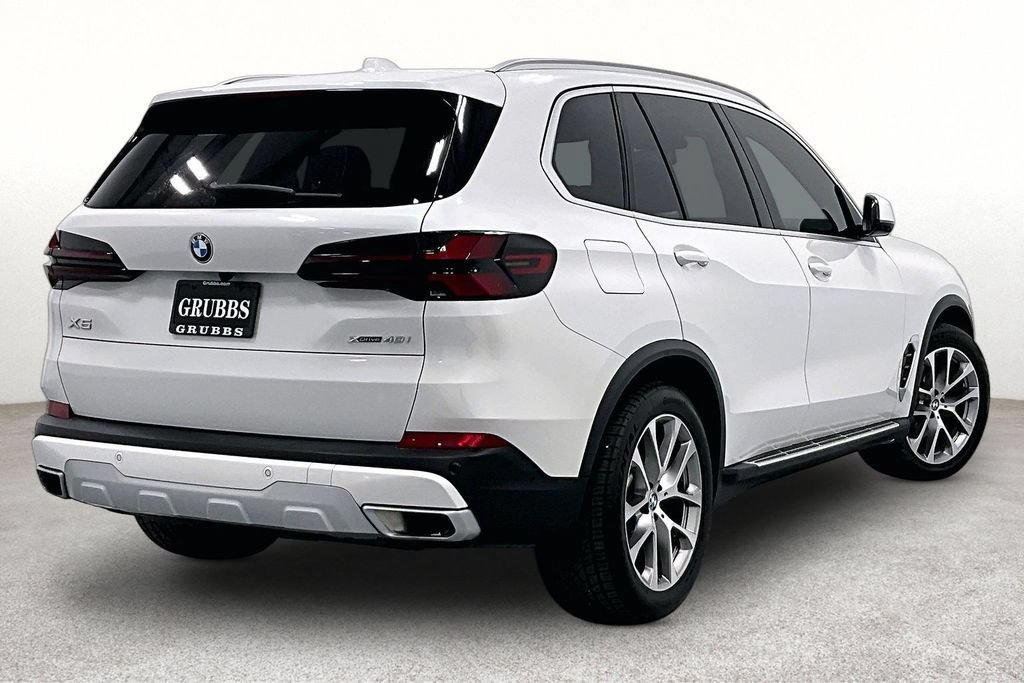 Used 2024 BMW X5 xDrive40i AWD/4WD image 2