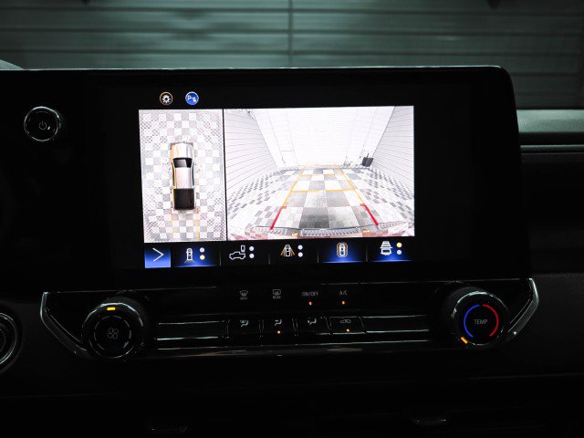 Used 2023 Chevrolet Colorado Trail Boss w/ Technology Package AWD/4WD image 28