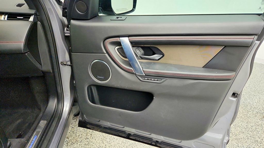 Used 2020 Land Rover Discovery Sport HSE R-Dynamic image 26