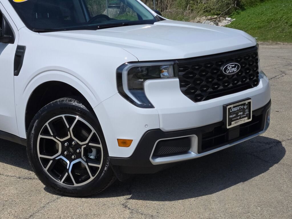 Used 2026 Ford Maverick Lariat w/ 4K Tow Package AWD/4WD image 2