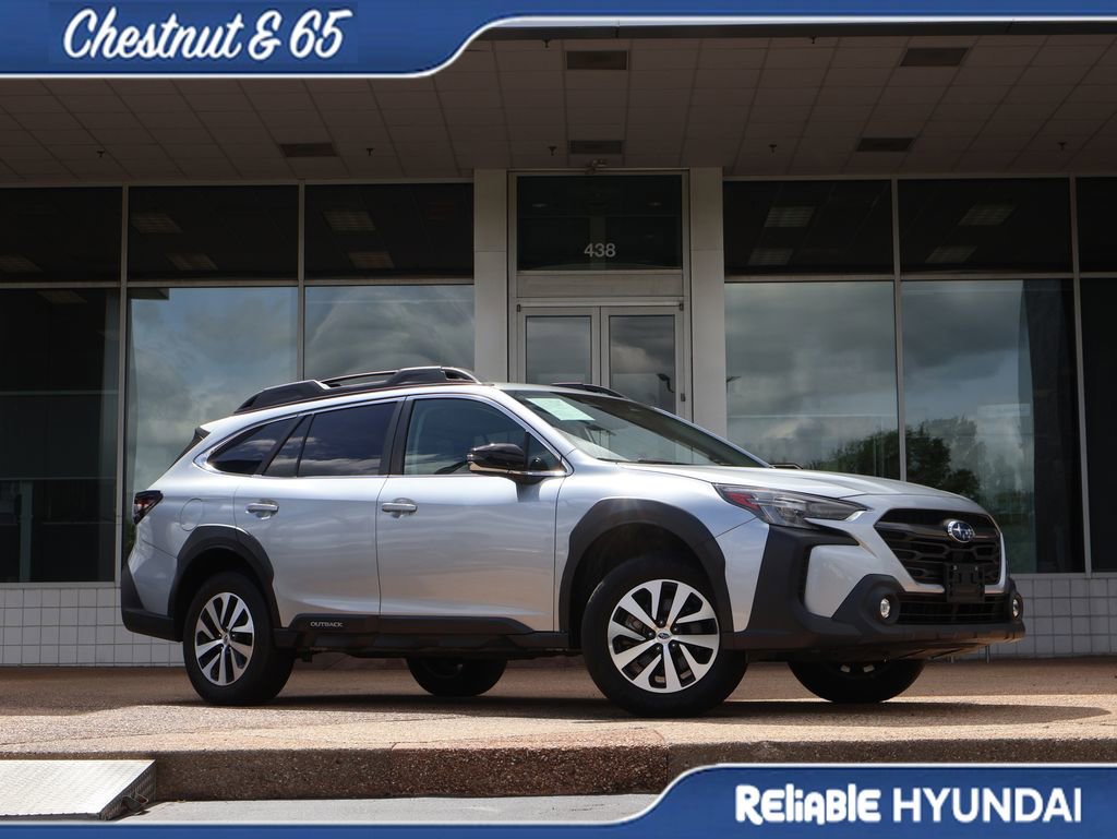 Used 2023 Subaru Outback Premium AWD/4WD image 2