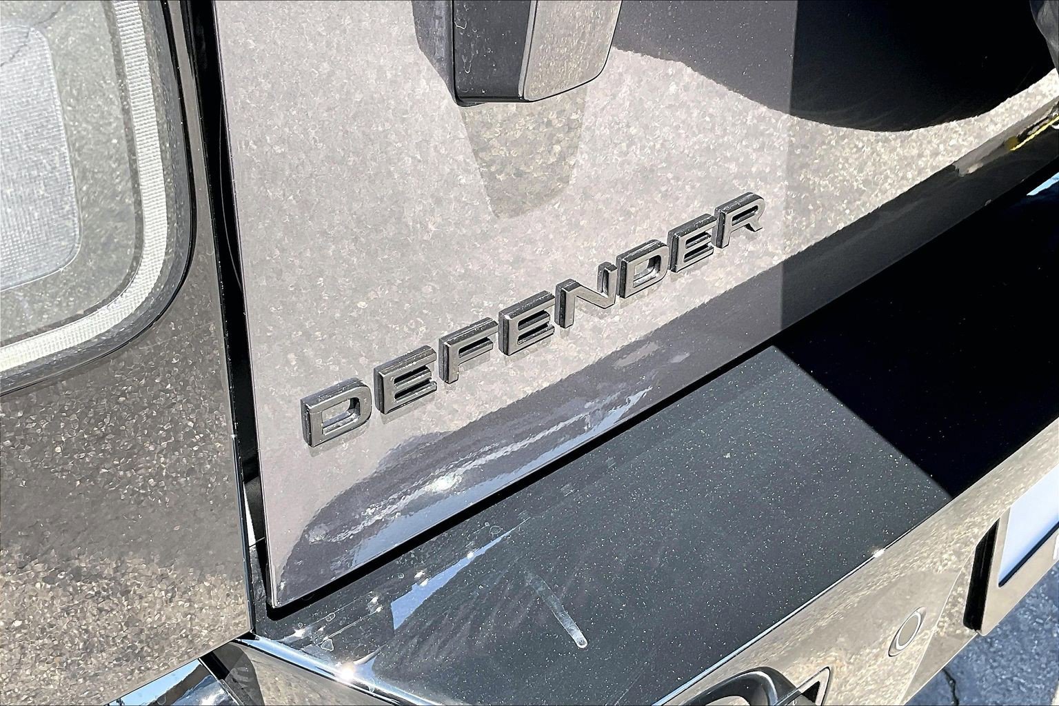 New 2026 Land Rover Defender 130 X-Dynamic SE AWD/4WD image 7
