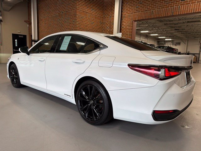 Used 2022 Lexus ES 300h F Sport w/ Accessory Package FWD image 5